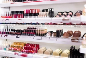 Gambar 4 cara bisnis jualan barang kosmetik agar tidak buntung - Konsepbisnis.com